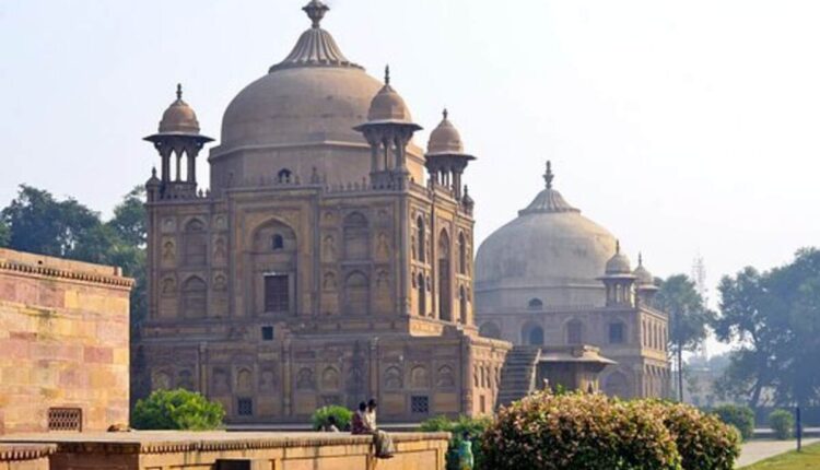 exotic places to travel in Allahabad