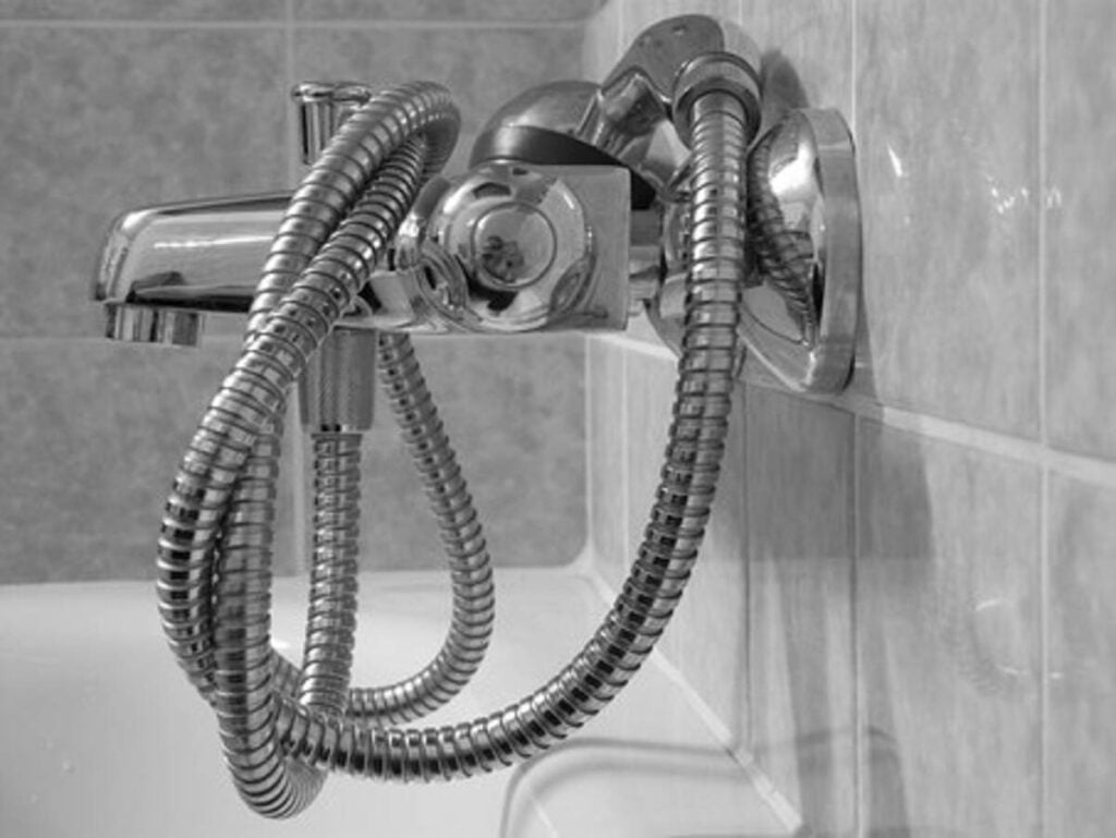 how to fix a dripping shower head