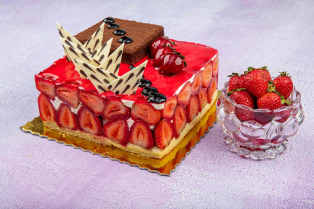 How to Create a Simple Fruit Cake Design