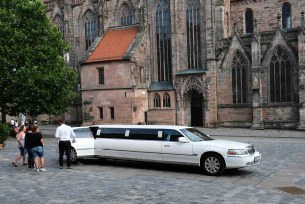 Choosing the Best Limo Service Grayslake Ultimate Reasons